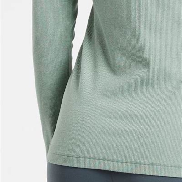 NWT Athleta Uptempo Ribbed Henley Top XS Minimalistic Grey - Picture 4 of 15